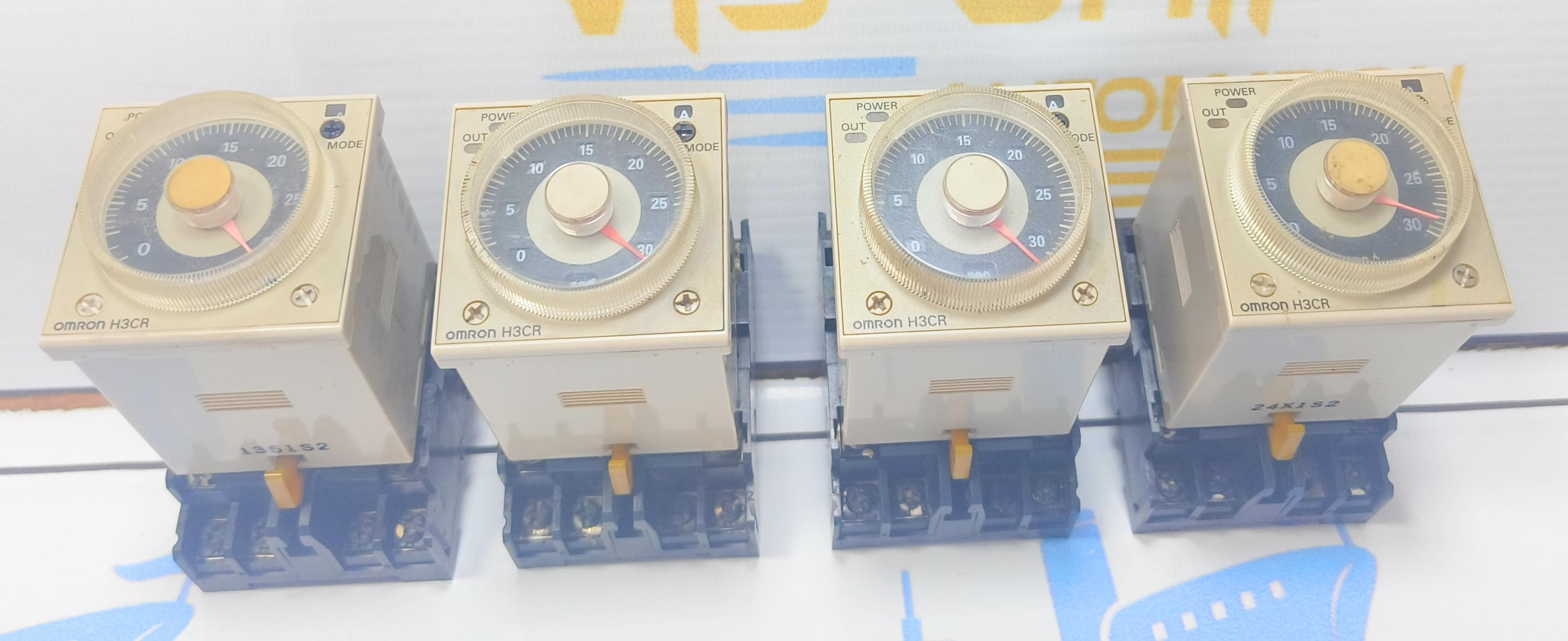 OMRON H3CR - A  0 TO 30 SEC TIMER 100 - 240 VAC 50/60 Hz MADE IN  CHAINA 