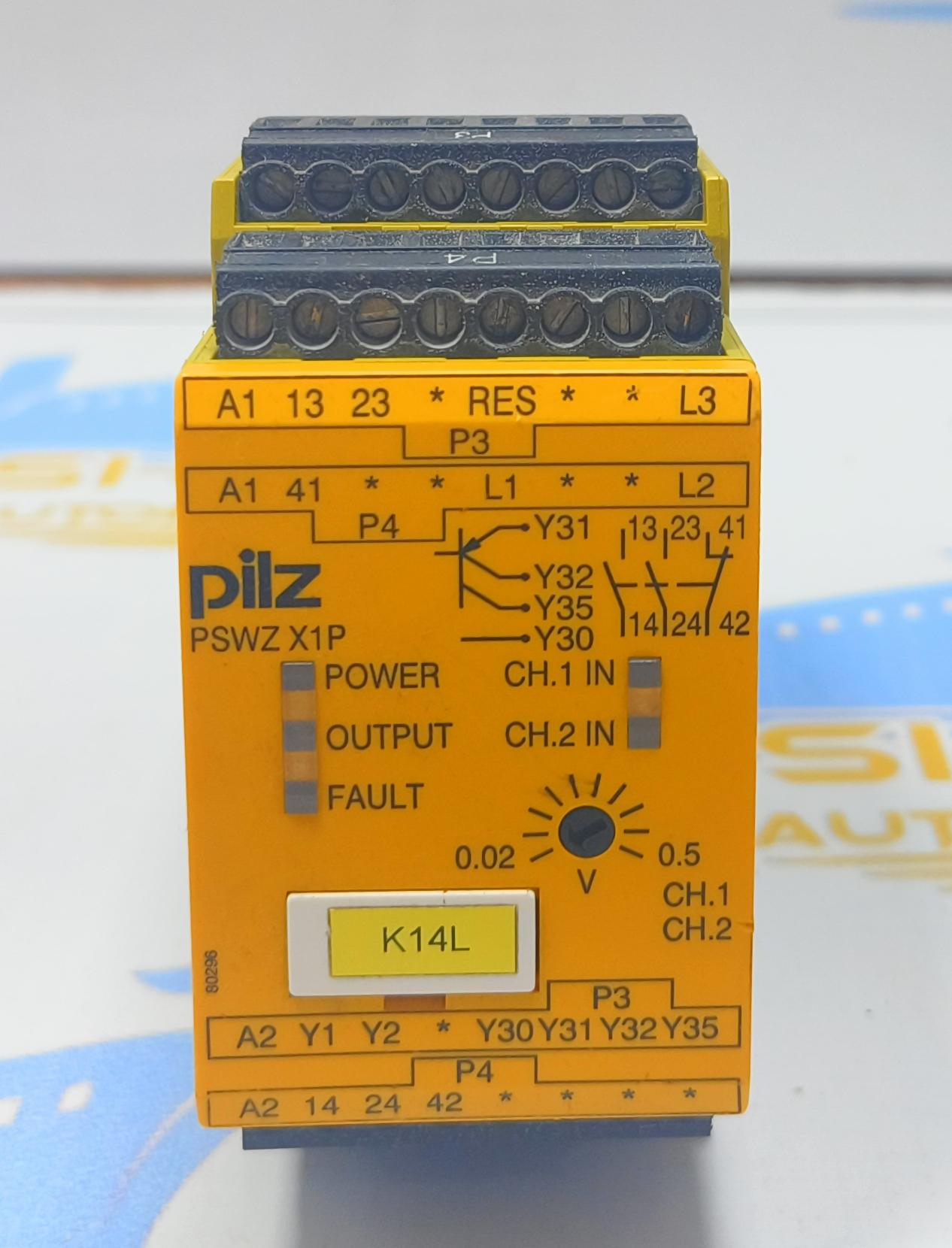 PLIZ PSWZX1P SAFETY RELAY 24-240 VAC 50/60 Hz  ID NO : 777949 118 400 MADE IN FRANCE 
